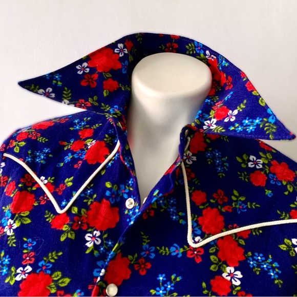 v i n t a g e :: Western Pearl Snap Floral Dagger Collar Shirt - Picture 3 of 12